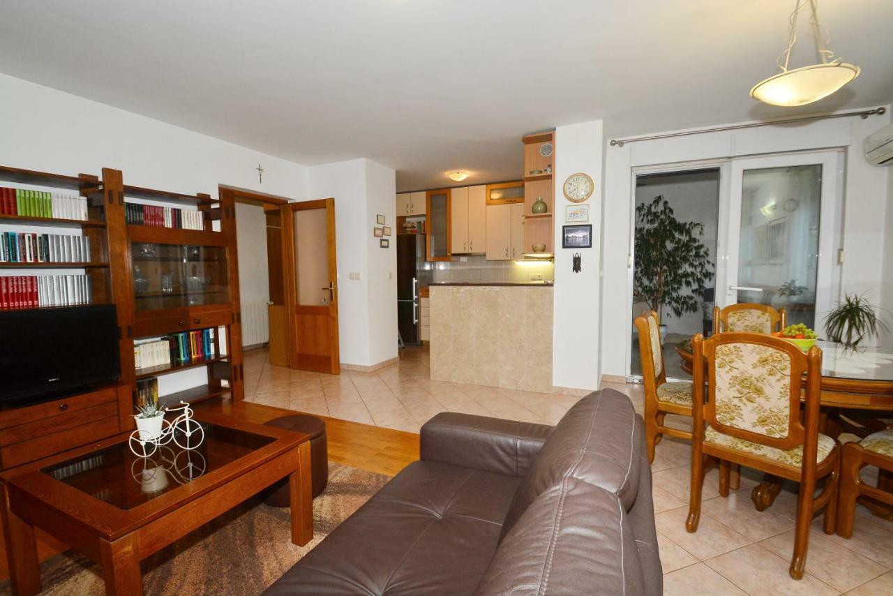 Apartman Vanja オミシュ エクステリア 写真